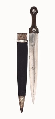 Lot 32 - A LARGE CAUCASIAN KINDJAL