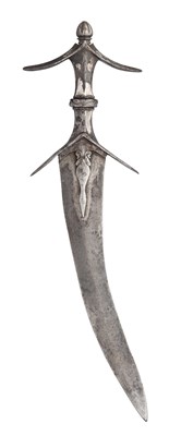 Lot 35 - A SOUTH INDIAN DAGGER (CHILANUM), 16TH/17TH CENTURY