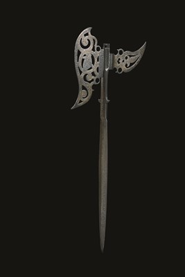 Lot 193 - A FINE SOUTH GERMAN ETCHED AND GILT HEAD FROM A COMBINED PISTOL AND HALBERD