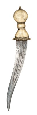 Lot 38 - AN INDIAN DAGGER (KHANJAR), 16TH CENTURY, PROBABLY TAMIL NADU