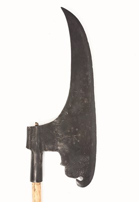 Lot 234 - AN AXE