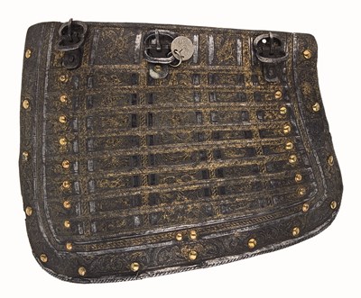 Lot 262 - A FINE NORTH ITALIAN ETCHED AND GILT LEFT TASSET FOR FIELD USE