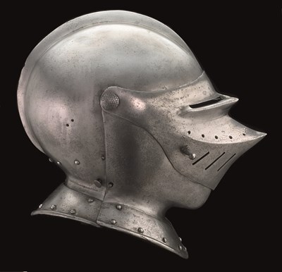 Lot 288 - A NORTH EUROPEAN CLOSE HELMET