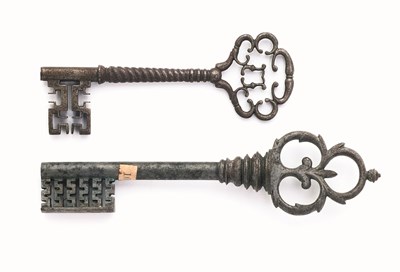 Lot 333 - TWO KEYS