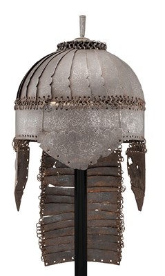 Lot 85 - A SOUTH INDIAN MAIL AND LAMELLAR HELMET (TOP), 17TH/18TH CENTURY, PROBABLY BIDJAPUR, KARNATAKA