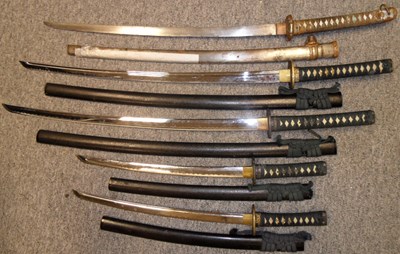 Lot 6 - A JAPANESE W.W.II OFFICER'S SWORD (KATANA)