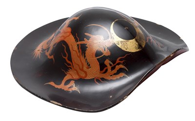 Lot 20 - A JAPANESE LACQUERED HELMET (JINGASA)
