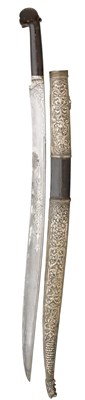 Lot 59 - AN OTTOMAN SILVER-MOUNTED SHORTSWORD (YATAGHAN)