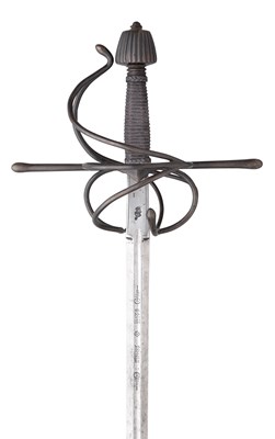 Lot 124 - A SWEPT HILT RAPIER WITH FINE GERMAN LATE 16TH/EARLY 17TH CENTURY BLADE