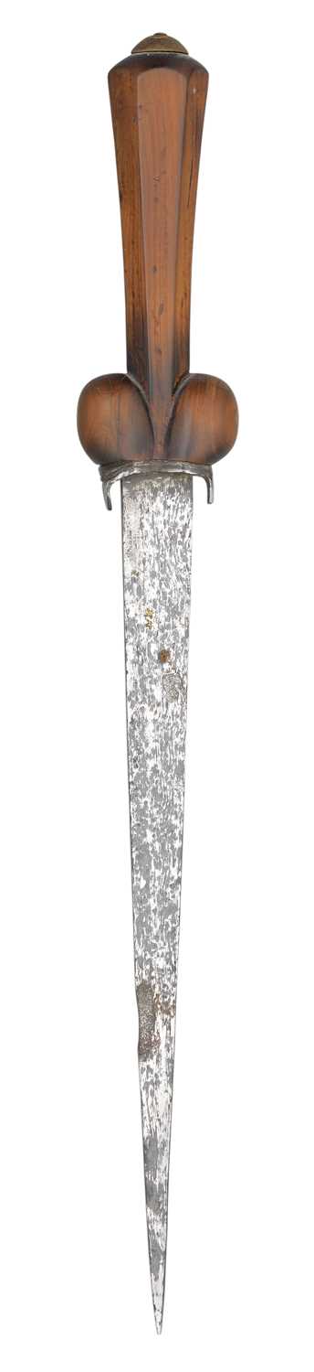 Lot 168 - A NORTH EUROPEAN BALLOCK DAGGER