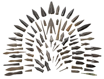 Lot 180 - A LARGE COLLECTION OF DETACHED ENGLISH ARROWHEADS