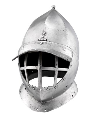 Lot 187 - A VERY RARE AND IMPORTANT ENGLISH CLOSE HELMET