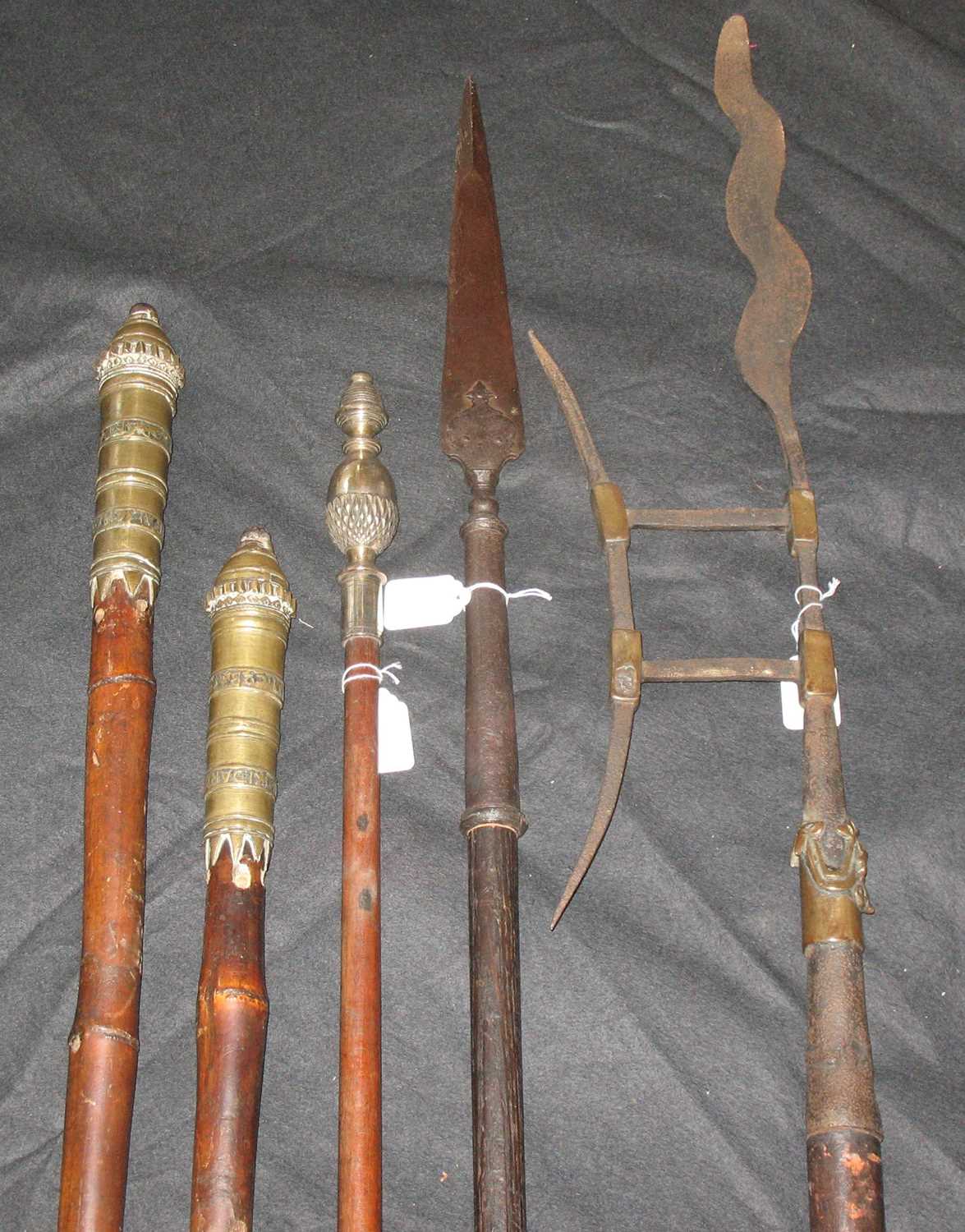 Lot 47 - AN INDIAN PARADE HALBERD