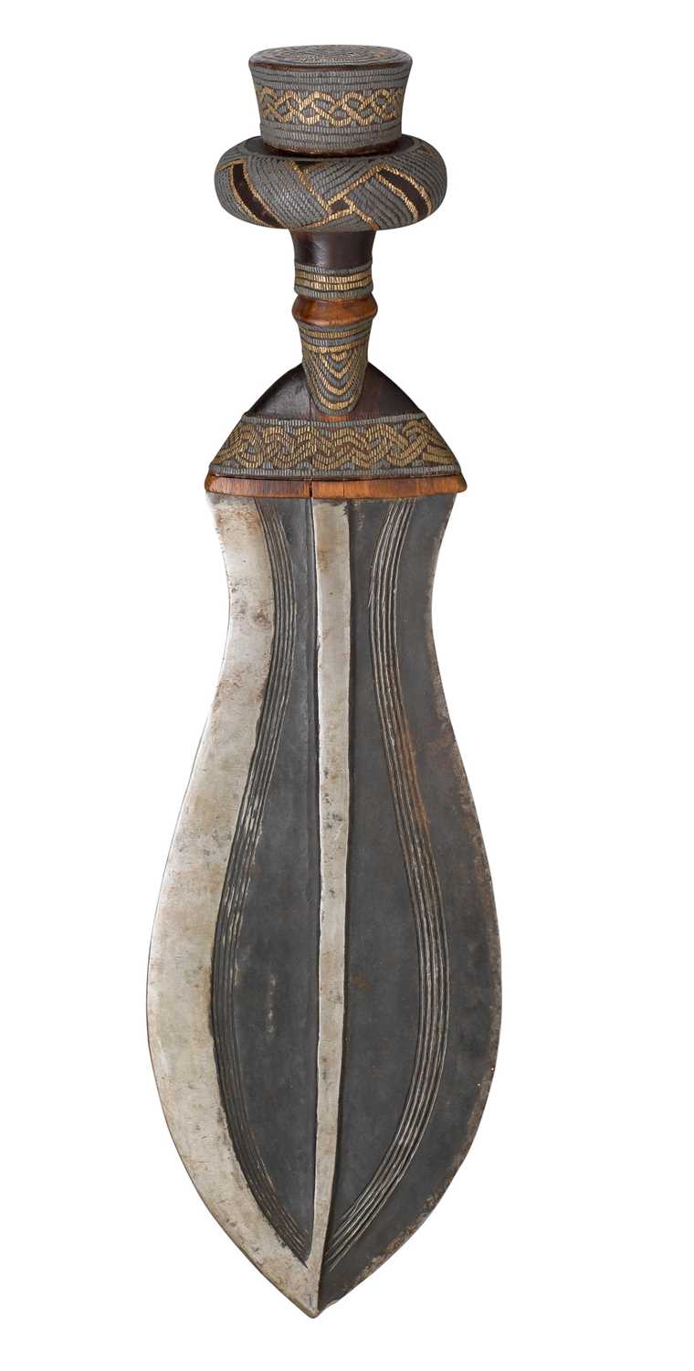 Lot 103 - **AN AFRICAN FIGHTING DAGGER (BASWA KNIFE)