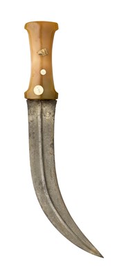 Lot 147 - â€¡ AN INDIAN JADE-HILTED DAGGER (JAMBIYA)
