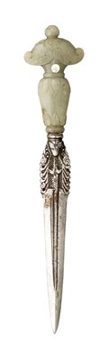 Lot 153 - AN INDIAN JADE-HILTED DAGGER