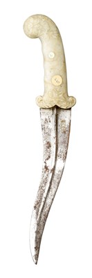 Lot 157 - â€¡ AN INDIAN JADE-HILTED DAGGER (KHANJAR)