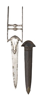 Lot 161 - AN INDIAN DAGGER (KATAR)