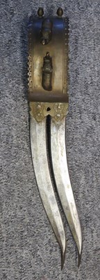 Lot 177 - â€¡ AN INDIAN DAGGER (BICHWA)