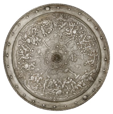 Lot 352 - A HIGH-QUALITY CAST OF A STEEL TARGET WITH EMBOSSED AND CHASED ORNAMENT