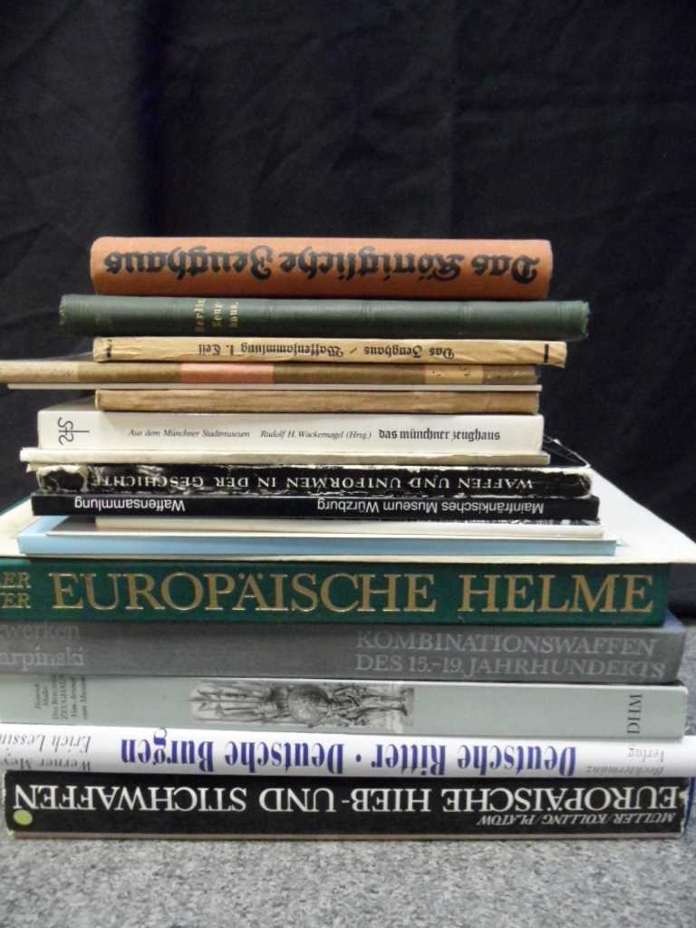 Lot 370 - BOOKS
