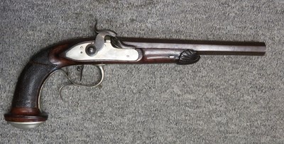 Lot 492 - A 25 BORE CONTINENTAL PERCUSSION RIFLED TARGET PISTOL