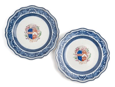 Lot 46 - A PAIR OF CHINESE EXPORT ARMORIAL DINNER PLATES, QIANLONG PERIOD, CIRCA 1775