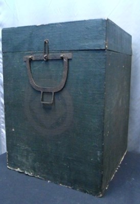 Lot 57 - A JAPANESE ARMOUR CASE (GUSOKU BITSU)