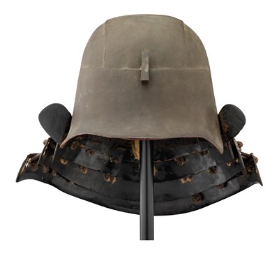 Lot 62 - A JAPANESE HELMET (KABUTO)