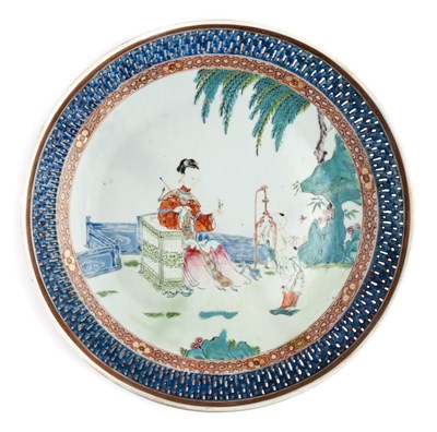 Lot 4 - A LARGE CHINESE FAMILLE-ROSE RETICULATED DISH, QING DYNASTY, QIANLONG PERIOD (1736-95)