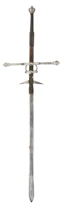 Lot 178 - A TWO-HAND SWORD IN GERMAN LATE 16TH CENTURY STYLE