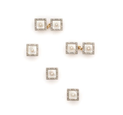 Lot 261 - GENTLEMAN'S MOTHER-OF-PEARL AND PEARL DRESS SET AND A PAIR OF MOTHER-OF-PEARL AND DIAMOND CUFFLINKS, 1920s