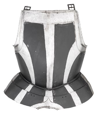 Lot 399 - A GERMAN 'BLACK AND WHITE' BREASTPLATE