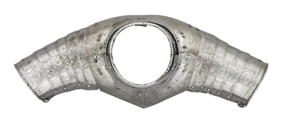 Lot 428 - A SOUTH GERMAN 'ALMAIN' COLLAR WITH LATER ETCHED DECORATION