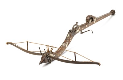 Lot 588 - ËœAN ITALIAN STONEBOW
