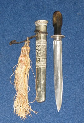 Lot 78 - A TIBETAN DAGGER