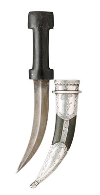 Lot 105 - A TURKISH SILVER-MOUNTED DAGGER (JAMBIYA)