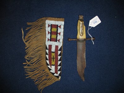 Lot 112 - A FIGHTING KNIFE