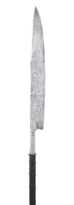 Lot 206 - A RARE GERMAN ETCHED GLAIVE FOR THE GUARD FERDINAND CHARLES