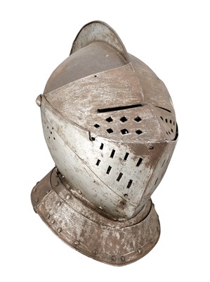 Lot 291 - A NORTH GERMAN CLOSE HELMET FOR FIELD USE