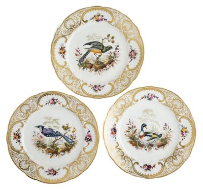 Lot 21 - A SET OF THREE NANTGARW PLATES, CIRCA 1820