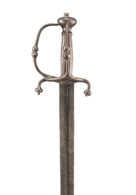 Lot 332 - A NORTH EUROPEAN CAVALRY SWORD