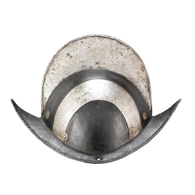 Lot 359 - A GERMAN BLACK-AND-WHITE COMB MORION
