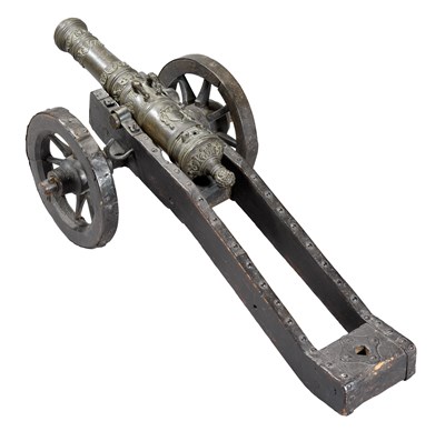 Lot 363 - A BRONZE SALUTING CANNON