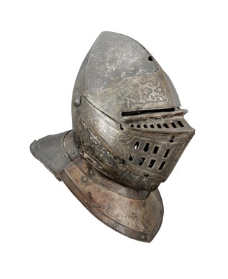 Lot 372 - A NORTH EUROPEAN CLOSE HELMET