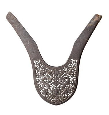 Lot 21 - A RARE POMMEL PLATE FROM A SADDLE