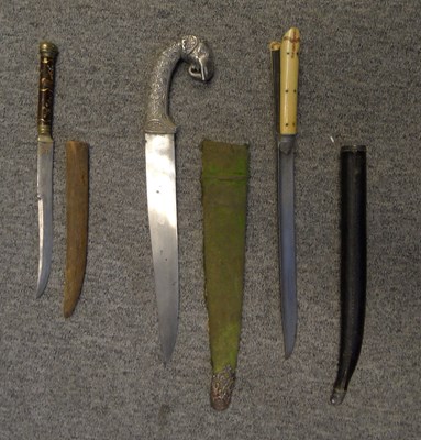 Lot 31 - ËœA BALKAN DAGGER (BICHAQ)