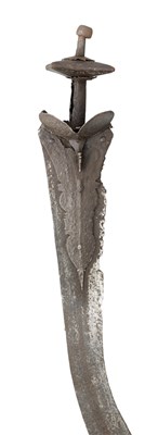 Lot 43 - A SOUTH INDIAN MEDIEVAL SWORD, POSSIBLY 12TH/13TH CENTURY