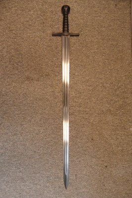 Lot 83 - A SWORD IN EARLY 14TH CENTURY STYLE BY RAVEN ARMOURY