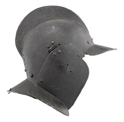 Lot 250 - A SOUTH GERMAN BURGONET